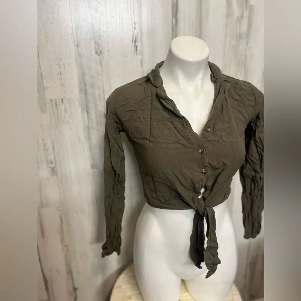 Green crop top - Picture 2 of 6